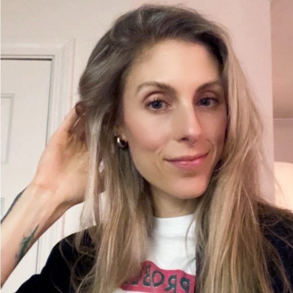 Meet your Posher, Jenny - Picture 1 of 1